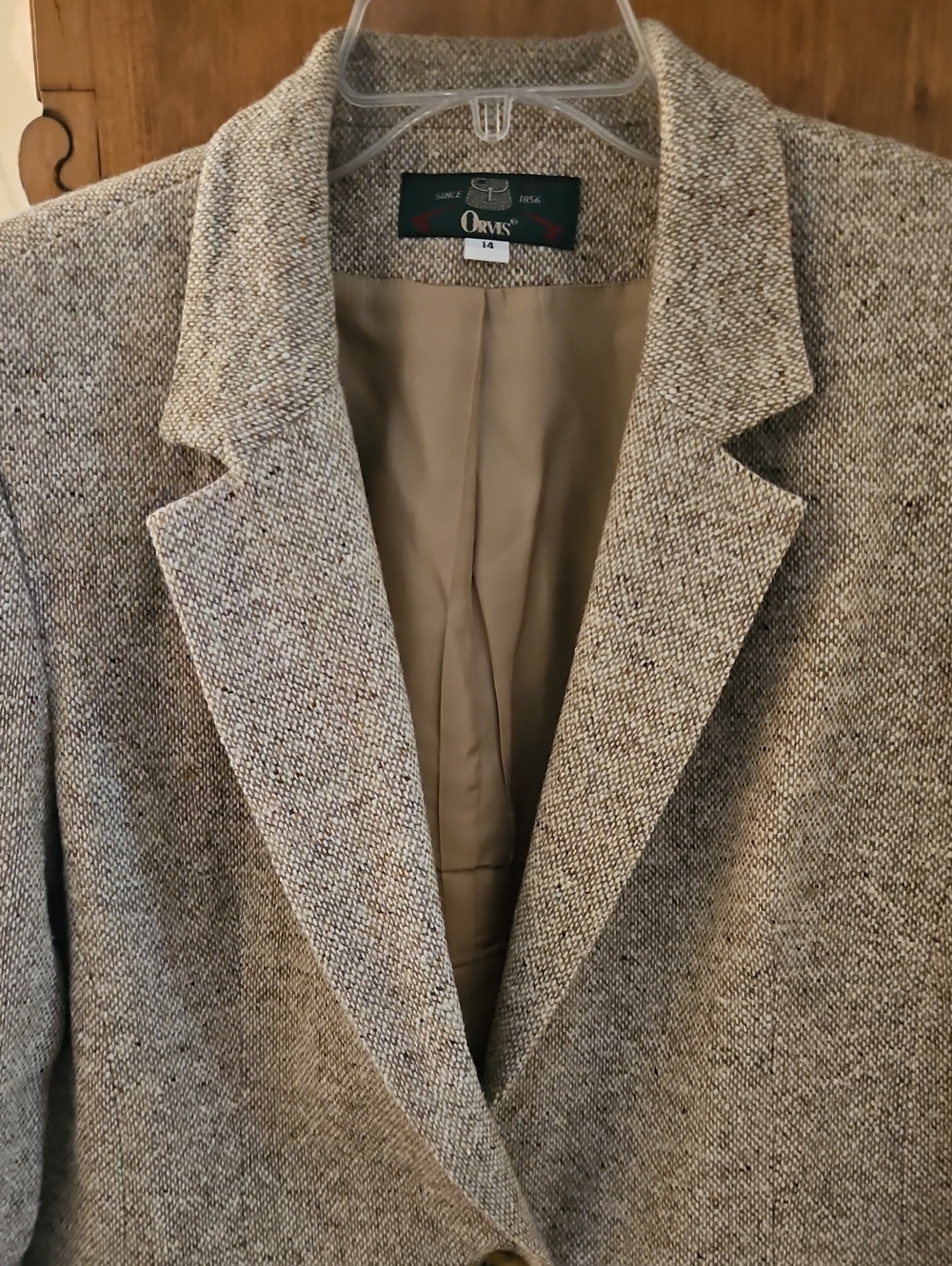 Vintage ORVIS Women’s Beige Tweed Button-Front Blazer And Skirt Suit